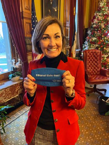 iowafuel's tweet photo. Looks like @IAGovernor likes the IRFA facemask we sent her for Christmas! Thank you Governor for all you do to support Iowa #biofuels! 

Remember Iowa, #EthanolKicksGas and biofuels like #unleaded88 can get us all where we need to go! Merry Christmas from IRFA! 🎄 https://t.co/WNgPPIiBOb