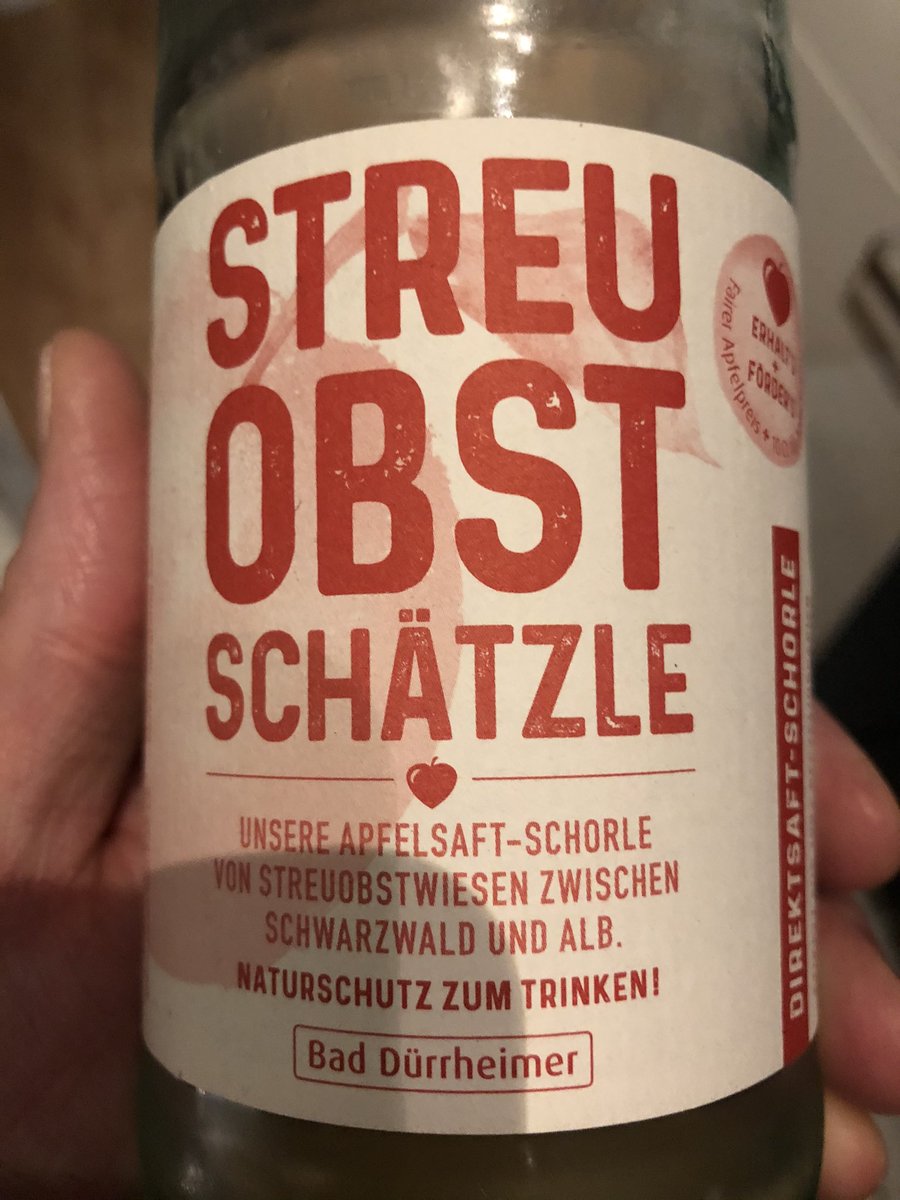 einfach_Mueller's tweet photo. Wow einfach nur wow!
Was eine Apfelschorle. Ich hoffe es ist nicht nur ein vorübergehendes Produkt, denn eine andere kommt mir nicht mehr in den Einkaufswagen!

Danke Bad Dürrheimer Mineralbrunnen für dieses Schätzle 😍 https://t.co/3wsx4TUXgi