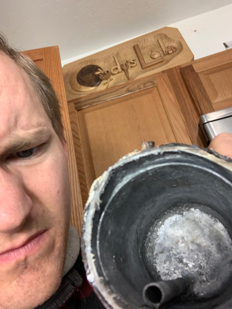 CodysLab's tweet image. Cut open the alkali metal converter. You can see the lithium chloride and leftover lithium. Interestingly the level of tin increased significantly. It’s almost overflowing the groove! Probably because it absorbed a lot of potassium.