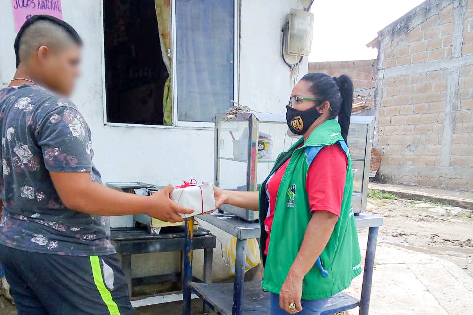 ConstanzaRenVa's tweet photo. #ICBFesRegión | Regional Sucre del @ICBFColombia, desarrolla la campaña #RegalosConCorazón brindándole un obsequio en esta navidad a menores de edad del Sistema de Responsabilidad Penal para Adolescentes en el departamento. https://t.co/vh6FRWTp6v