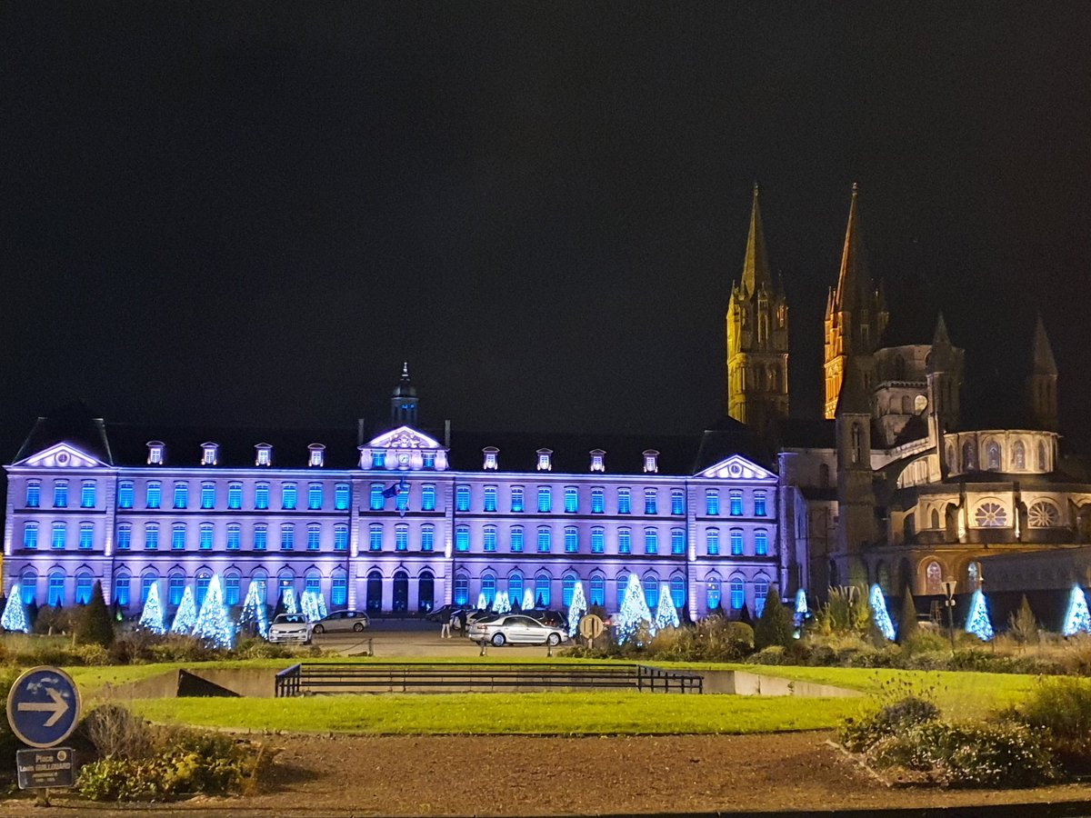 mickaelberthout's tweet photo. Pas de couvre-feu ce soir, donc petite balade nocturne dans les rues de #Caen 🏛
#France #Normandie #Calvados #CaenlaMer #NormandieTourisme #CaenlaMerTourisme #Visite #Balade #Abbaye #Chateau #Eglise #Monuments #Patrimoine #Tourisme #JaimelaFrance #NotreBelleNormandie #JeudiPhoto https://t.co/UGdu6bGtCn