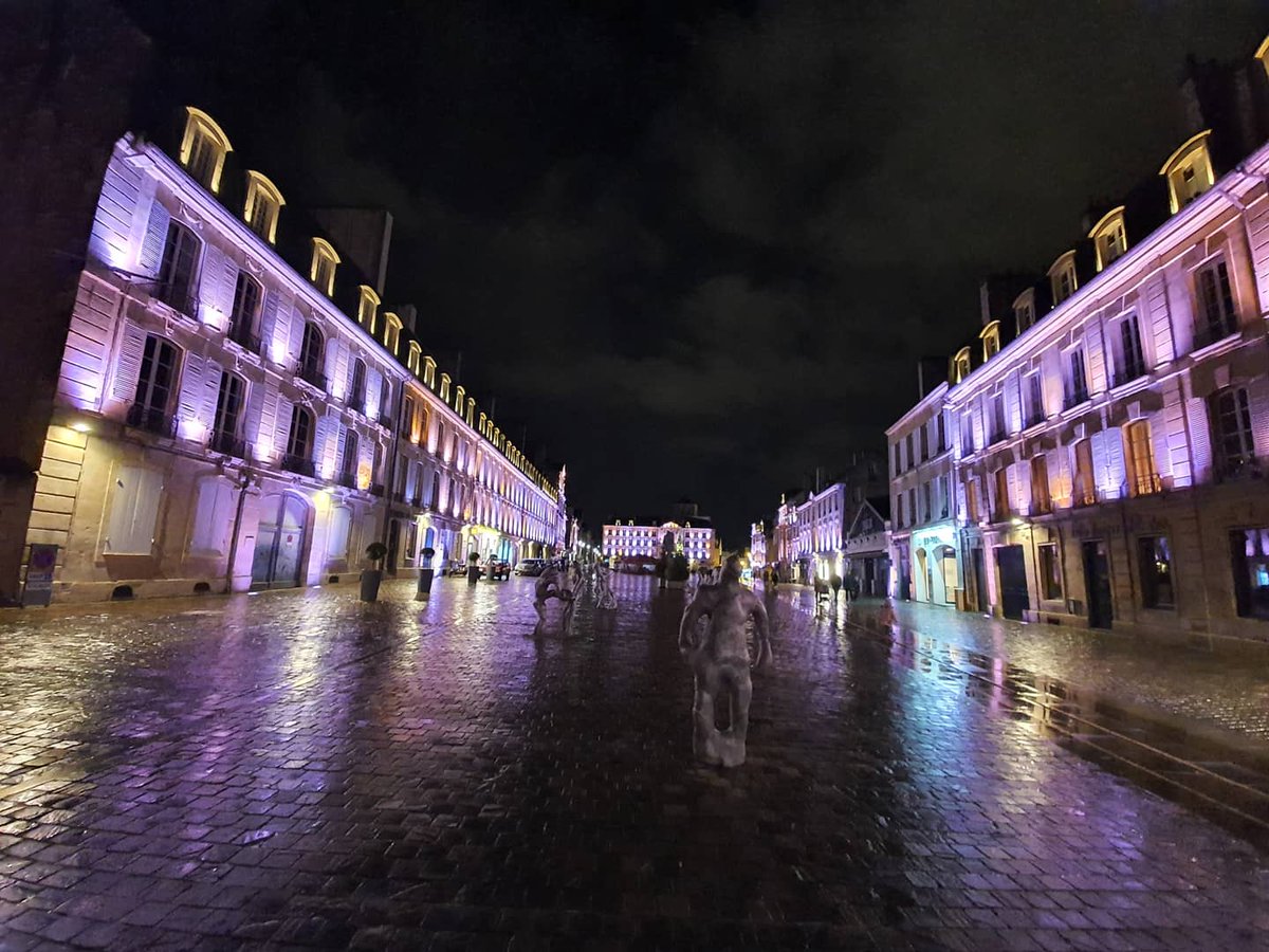 mickaelberthout's tweet photo. Pas de couvre-feu ce soir, donc petite balade nocturne dans les rues de #Caen 🏛
#France #Normandie #Calvados #CaenlaMer #NormandieTourisme #CaenlaMerTourisme #Visite #Balade #Abbaye #Chateau #Eglise #Monuments #Patrimoine #Tourisme #JaimelaFrance #NotreBelleNormandie #JeudiPhoto https://t.co/UGdu6bGtCn