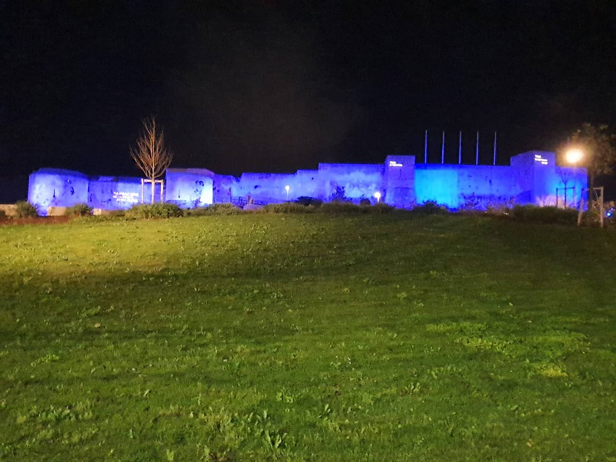 mickaelberthout's tweet photo. Pas de couvre-feu ce soir, donc petite balade nocturne dans les rues de #Caen 🏛
#France #Normandie #Calvados #CaenlaMer #NormandieTourisme #CaenlaMerTourisme #Visite #Balade #Abbaye #Chateau #Eglise #Monuments #Patrimoine #Tourisme #JaimelaFrance #NotreBelleNormandie #JeudiPhoto https://t.co/UGdu6bGtCn
