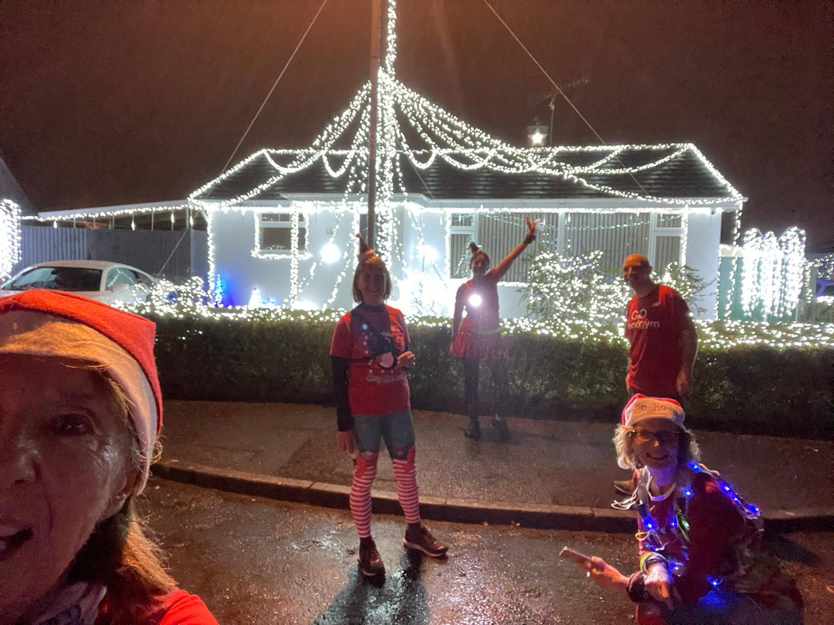 This week, Goodgym runners took a lights run around Corfe Mullen! A 5km route which took in the best displays in the area. Hats off to the local area for really putting on fantastic individual displays to bring us Goodgym Cheer!