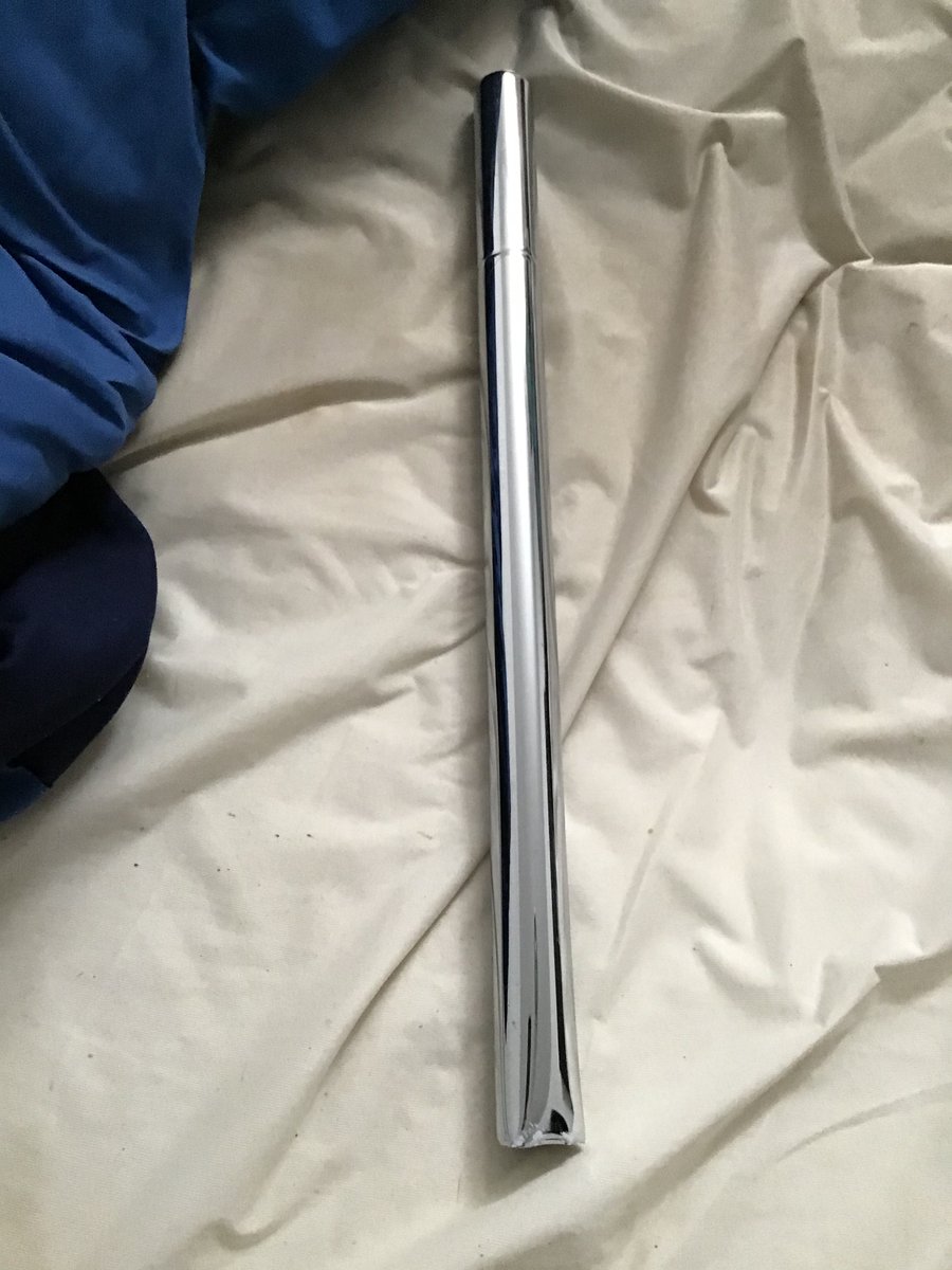 Jkool215's tweet photo. I Using a clothes hanger behind my bedroom door on Sunday December 20, 2020
( next door ) &amp; neighbor 

Winton Street &amp; south fourth street 
Philadelphia, PA 19148
location: south Philly https://t.co/bF10EmHGuU