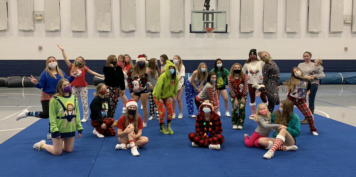 With 1 day til Christmas, TC cheer gave to me...
1 perfect, dysfunctional, amazing cheer family ❤️💚