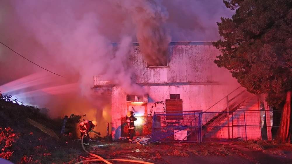 As reported by local media, New West Firefighters responded to a stubborn structure fire yesterday.
#NewWestFire
