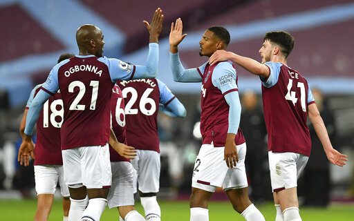 TalkinWestHam's tweet image. WEST HAM FOLLOWER CHAIN📈
⚒️ Merry Christmas Hammers ⚒️
There are thousands of West Ham fans on Twitter. 
No West Ham fan should have a low amount of followers. We should all follow each other. RT and reply so we can all support the mighty irons together ⚒️