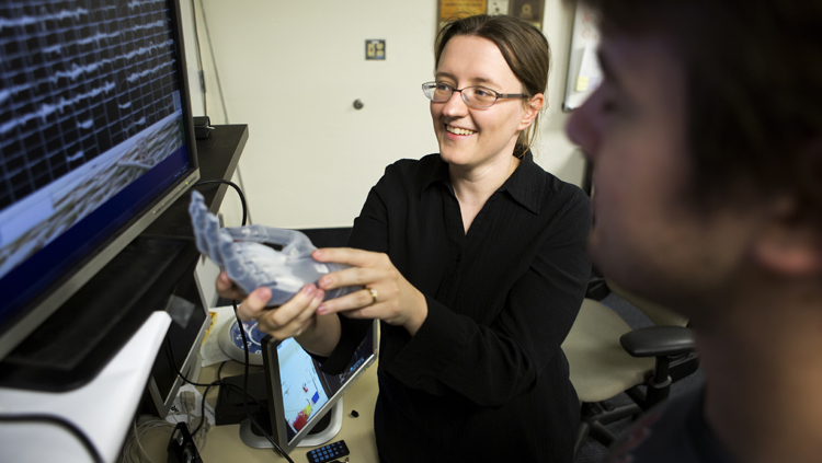 Neuronline 🧠🔬 (@neuronlinesfn) on Twitter photo “As soon as I spent the summer recording signals from live neurons, I knew I wanted to do that for the rest of my life,” says Cynthia Chestek (<a href="/ChestekLab/">Cynthia Chestek</a>). Read more: bit.ly/33DtKJo “As soon as I spent the summer recording signals from live neurons, I knew I wanted to do that for the rest of my life,” says Cynthia Chestek (<a href="/ChestekLab/">Cynthia Chestek</a>). Read more: bit.ly/33DtKJo