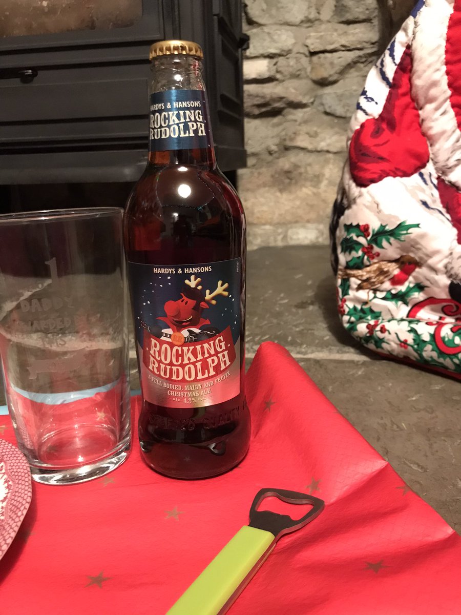 jinglesmclovin's tweet photo. Beer and blondie both chosen by Iris. Hope Father Christmas enjoys #RockingRudolph by @greeneking #beer #substantialmeal #ChristmasEve https://t.co/Ntx7kJfisP