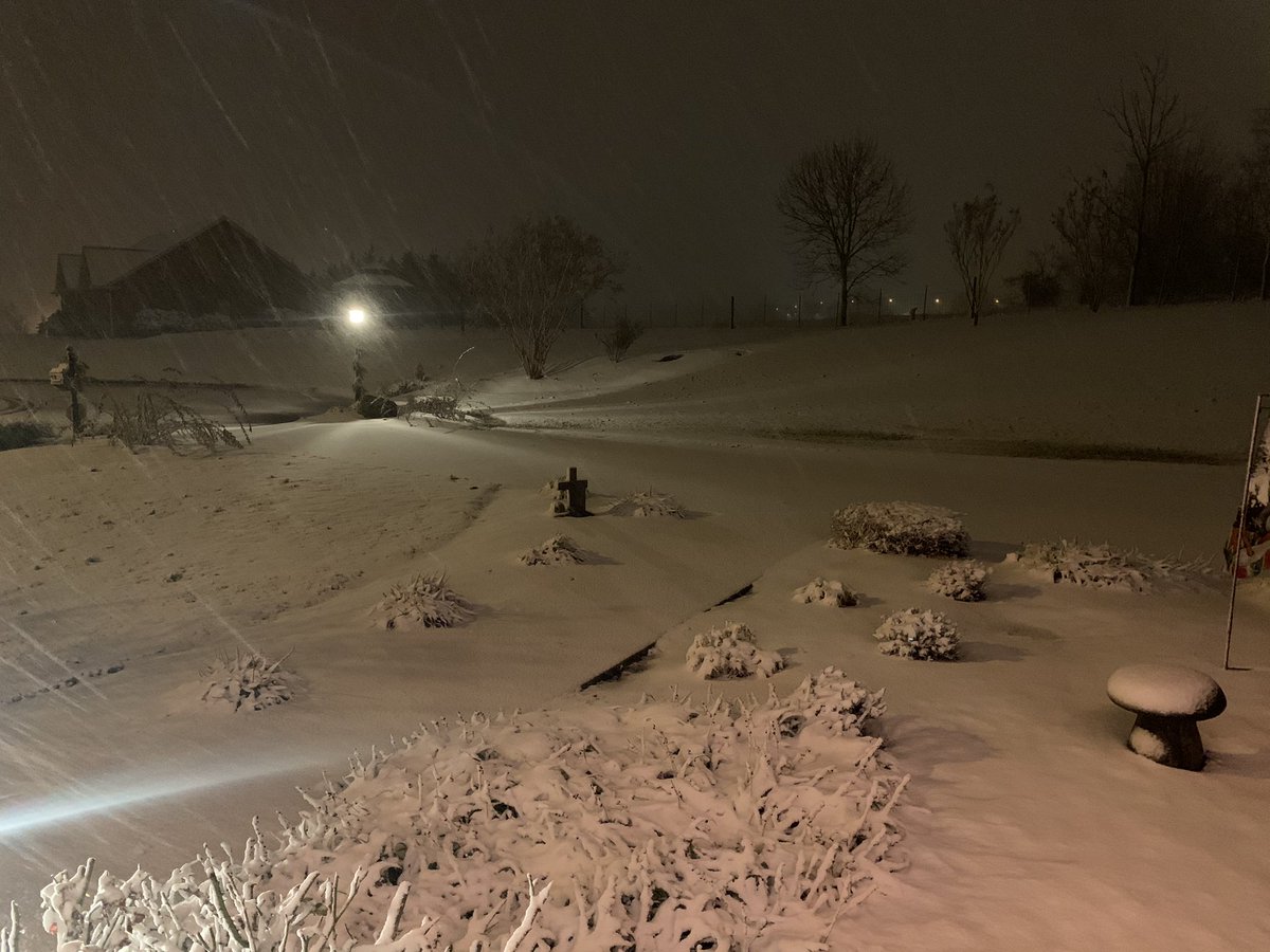 Sit rep from Bristol, TN...looks like it’s gonna be a white Christmas in the south...Merry Christmas to all!