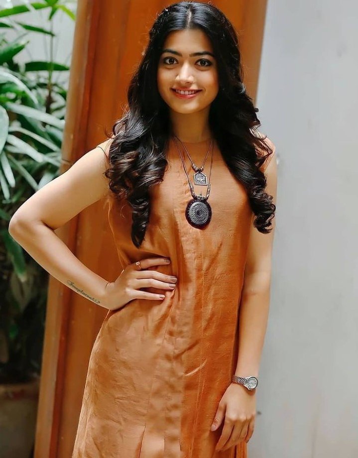 ನನ್ನ ದೇವತೆ ರಶ್ಮಿಕಾ  @iamRashmikaನೀವು ಗಂಗಾ ಜಲದ ಶುದ್ಧರುಕಾವೇರಿಯಂತೆ ಸಿಹಿ ಯಾವಾಗಲೂ ನಮ್ಮ ಹೃದಯದಲ್ಲಿರುತ್ತೀರಿನಿಜಕ್ಕೂ ನನ್ನ ದೇವತೆ ನನಗೆ ಎಲ್ಲವೂನೀವು ನನ್ನ ಜೀವನಕ್ಕಿಂತ ಹೆಚ್ಚು ನೀವು ನನ್ನ ಸ್ಫೂರ್ತಿ ಸಾಕಷ್ಟು ಪ್ರೀತಿ    ನಿಮ್ಮ ಪ್ರಾಮಾಣಿಕ ಅಭಿಮಾನಿ  #RashmikaMandanna  @iamRashmika