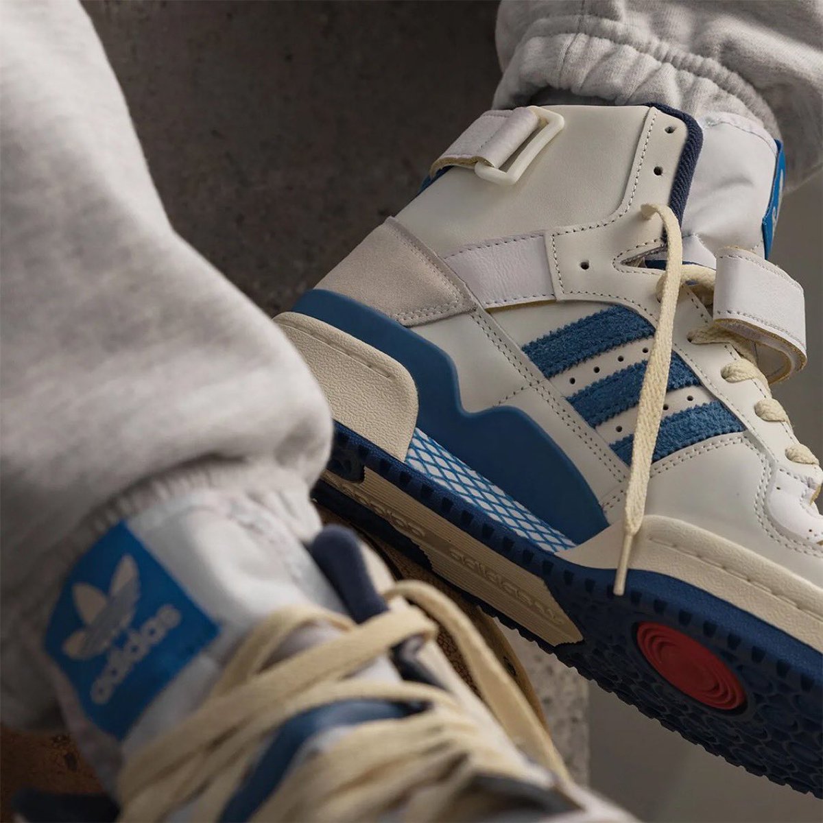 新品 KITH×adidas マイケル・ジョーダンも愛用した名作フォーラム 限定 33-1.jpg