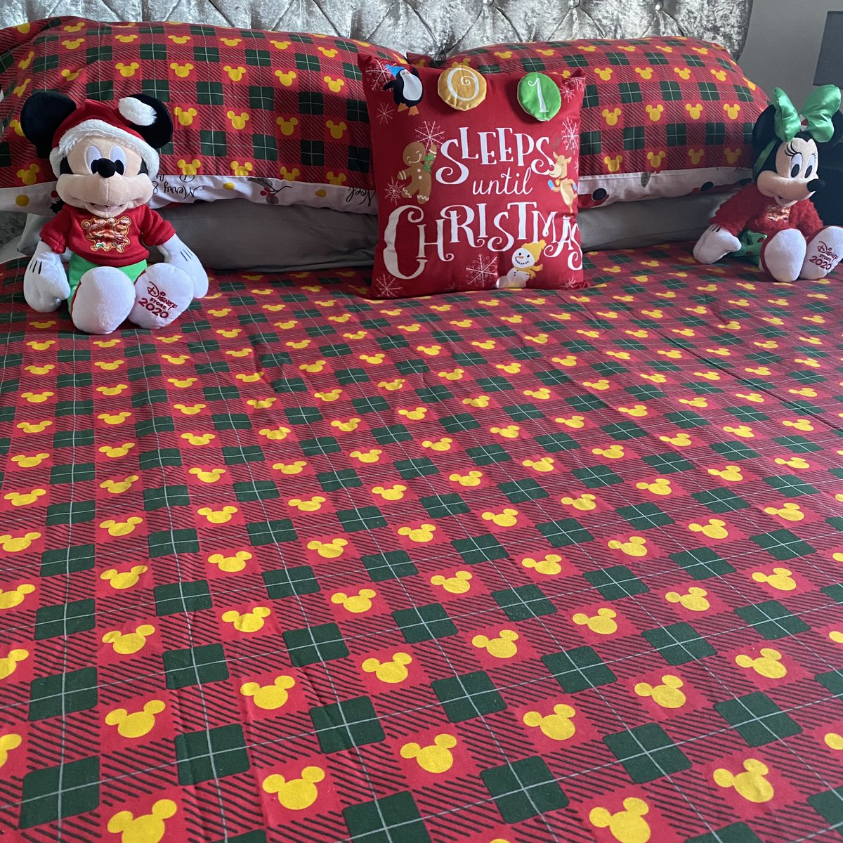 Dawnn__'s tweet photo. I love Christmas but at the same time I canβt wait to see what my living room will look like on a normal day π
#MerryChristmas #SantasBeen #ChristmasEvePJs #MatchingPyjamas
https://t.co/n8z9ZYWRPw https://t.co/MpLjMYLNrv