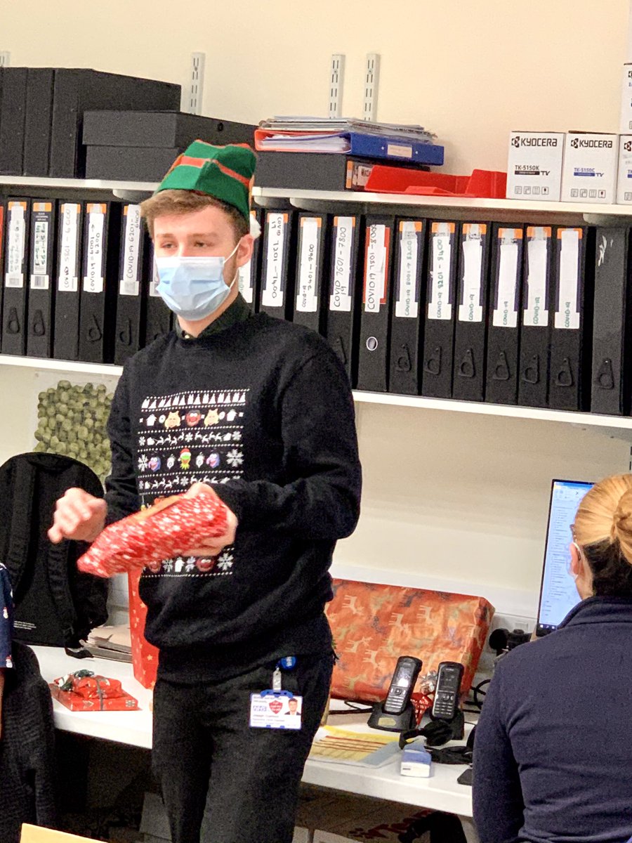 A very Merry Christmas 🎄 from ⁦<a href="/NNUHDischargeT2/">@NNUHDischargeTeam</a>⁩ team 😃!! What a year it’s been! Celebrate safely. Peace and happiness to all 🌟 #fabteam