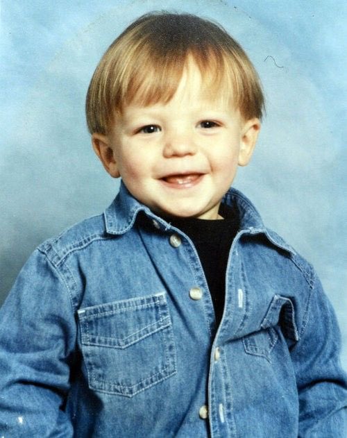 tommolightsup's tweet photo. Happy Birthday Louis! I’m so beyond proud of who you are and what you’ve accomplished in all these years. I can’t wait to actually see you live and hear your voice in person and see you do what makes you happiest! Thank you for being you <3 #HappyBirthdayLouisTomlinson https://t.co/O1k8btoCjh