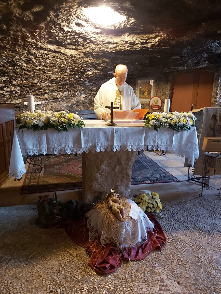 meltandoc's tweet photo. Celebration of #Christmas in #ShepherdsField #Bethlehem with Fr. Arnie Boehme, OCarm last year.
#HolyLand #ChristmasPilgrimage #pilgrimage https://t.co/rUpSEnLR1j