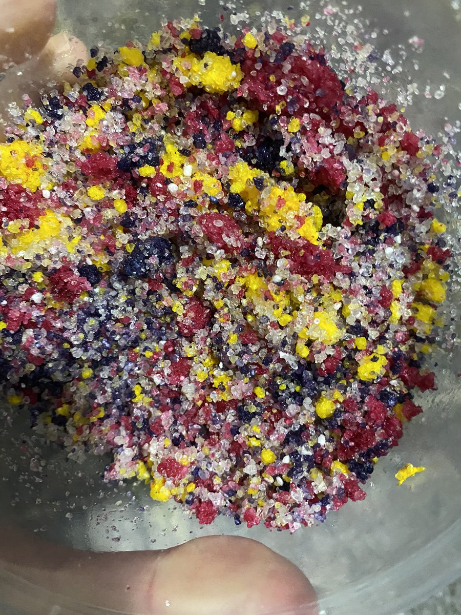 LazeAway's tweet photo. Bath Salts 🛁 🌸 
Bath Bombs 💣 🌹 
Launching February 2021 🚀
#bathsalts #bathbombs #yorkshire https://t.co/Ph5MtufYRw