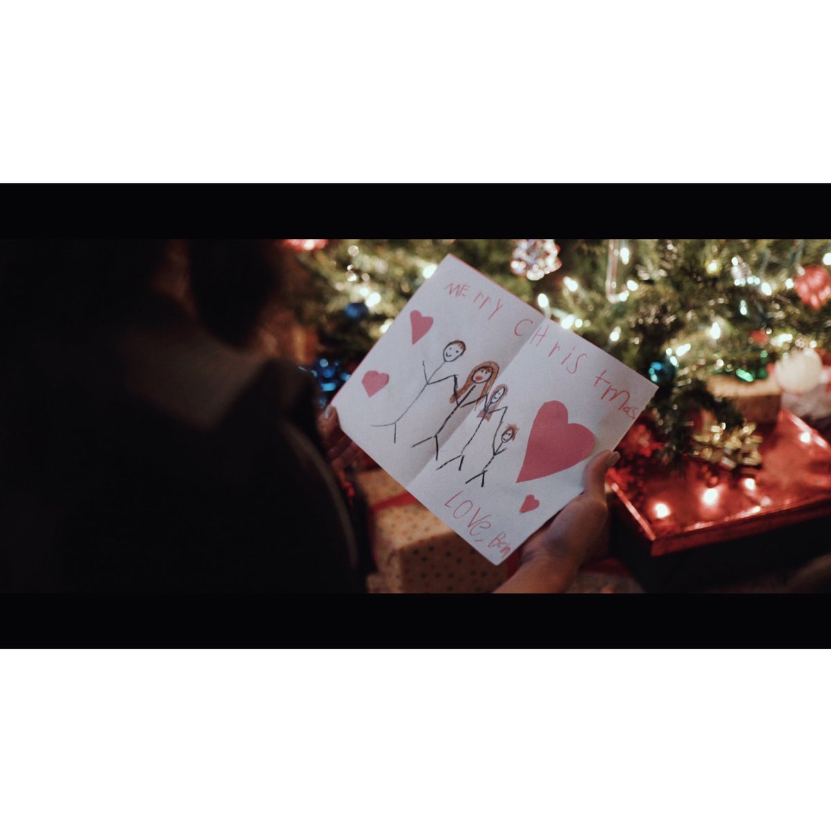 A fun Christmas spot we shot a few weeks ago. I had Ada create/draw the card for us🎄 instagram.com/p/CJMb2tbhVQr/…