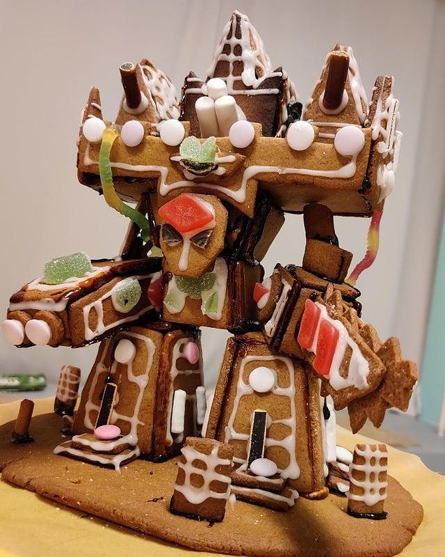 NOVAOpen's tweet image. Merry Christmas, everyone! 🎅🎄🎨

Gingerbread Titan by RetuWillie posted on Reddit. 

reddit.com/r/Warhammer40k…

#warhammer40k  #gingerbread #titan #christmas2020