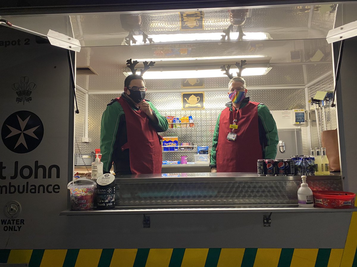 Lovely gesture of @PeterHollely and @MJAdhen spending their Christmas Eve visiting #EmergencyDepartments in London providing drinks and snacks to staff, true @stjohnambulance heroes!