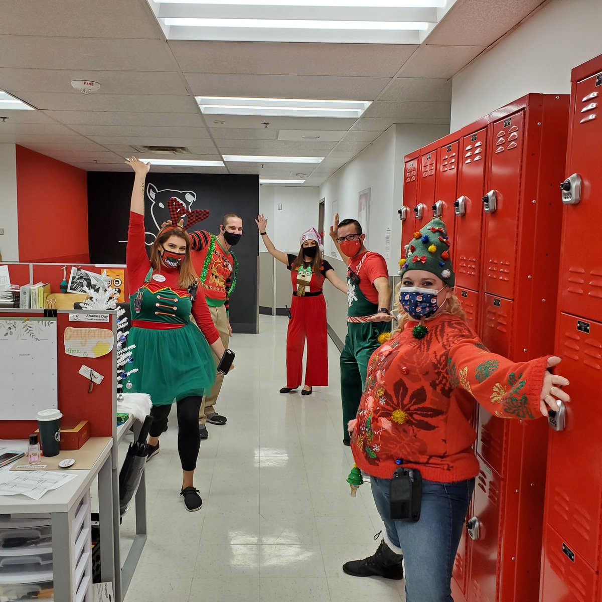 CdbLead's tweet image. Team #T0655 killing it on Ugly Sweater Christmas Eve! @PompaTimoteo. #WeAreTarget #WorkSomewhereYouLove