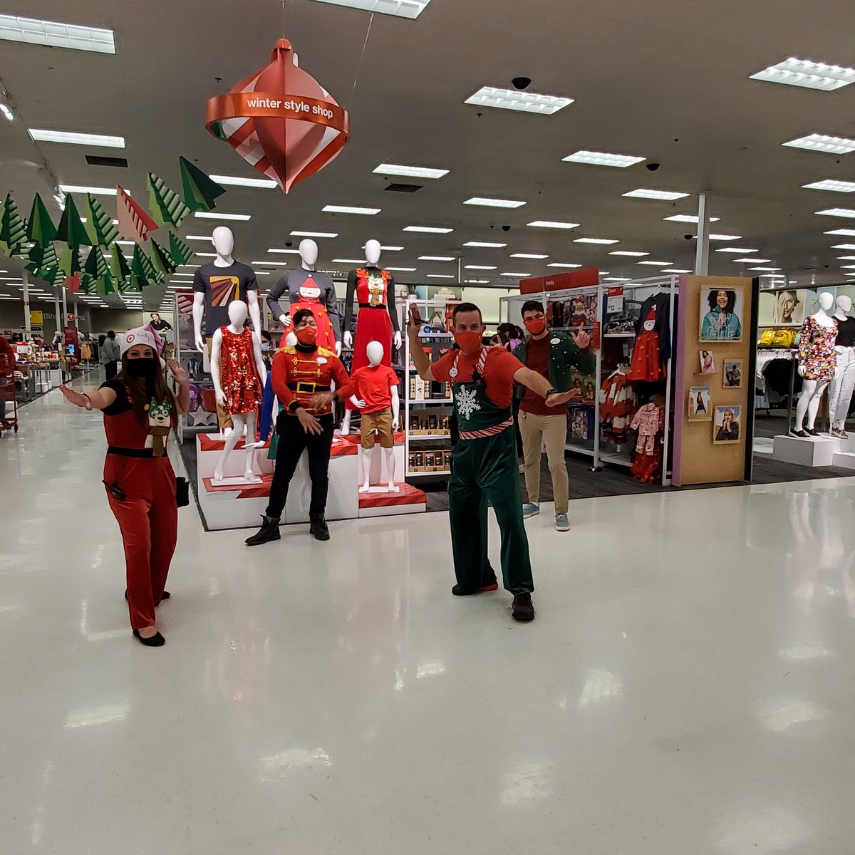 CdbLead's tweet image. Team #T0655 killing it on Ugly Sweater Christmas Eve! @PompaTimoteo. #WeAreTarget #WorkSomewhereYouLove