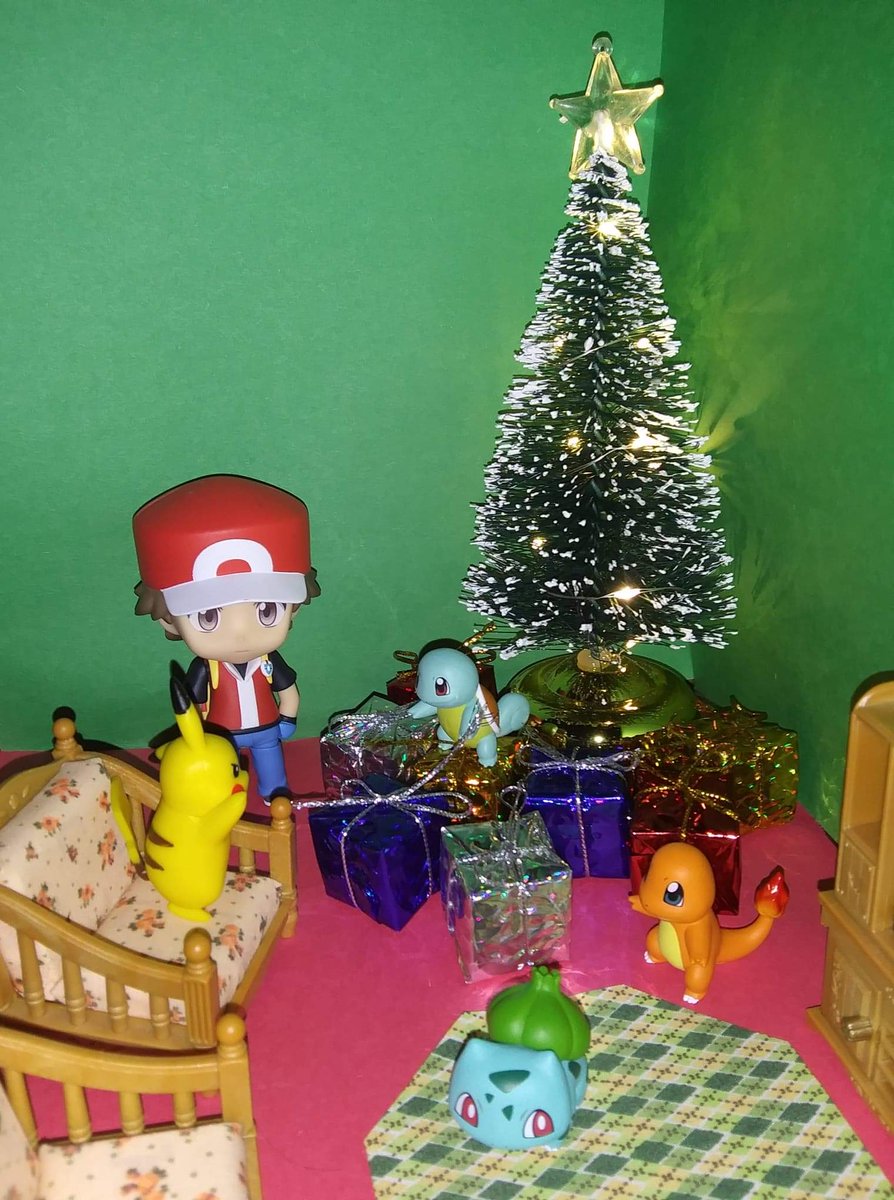 NendoroidLady's tweet photo. Pokemon Christmas.
#MerryChristmas #Christmas #ChristmasTree #Nendoroid #Pokemon #Red #Squirtle #Charmander #Bulbasaur #Pikachu @Pokemon #Nintendo https://t.co/ophCG6py5N