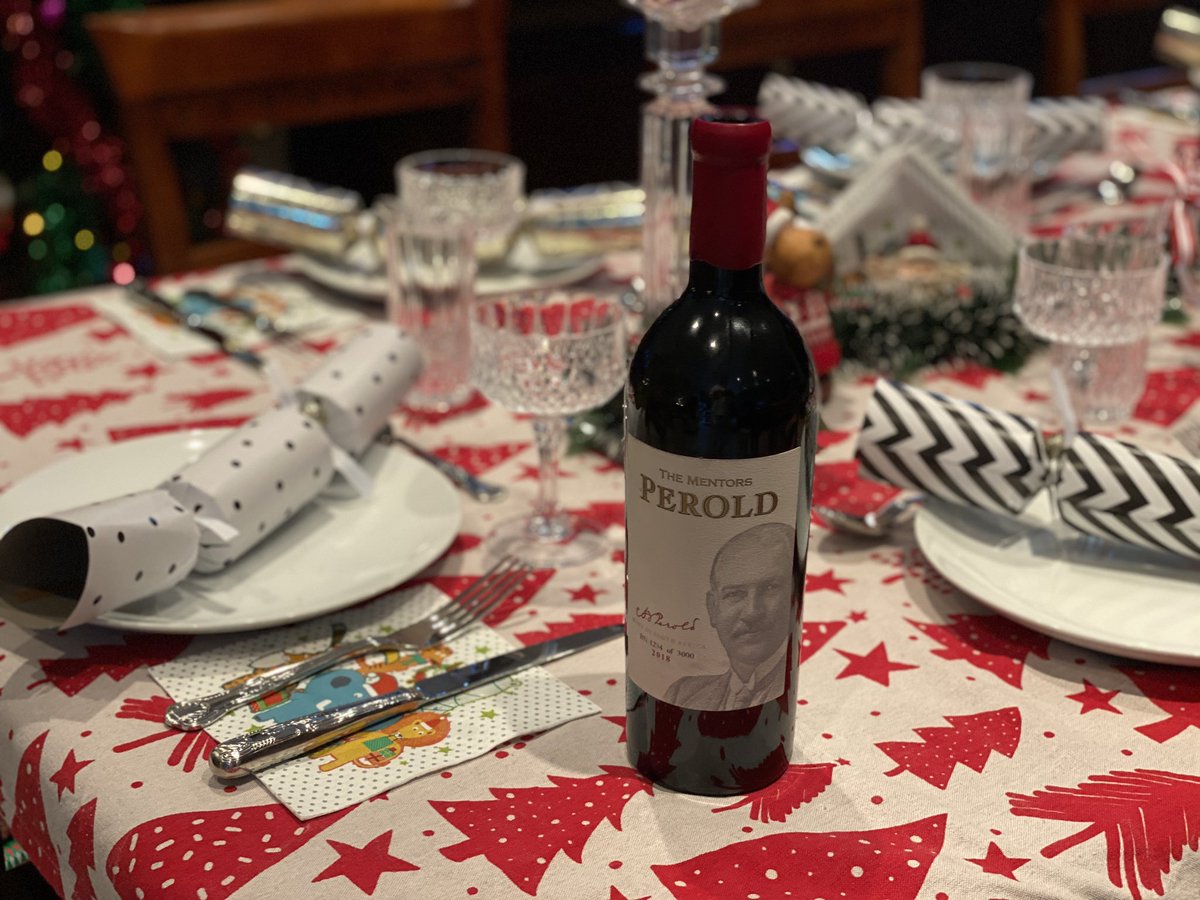 danlikeswine's tweet photo. ‘Twas the night before Christmas, and all through the house,
Not a creature was stirring, not even a mouse.

Mostly ‘cos everyone was stuffed with dinner and @Izelevb’s @KWV_TheMentors #Perold, and couldn’t move. #DRLW https://t.co/k4be22Ud56