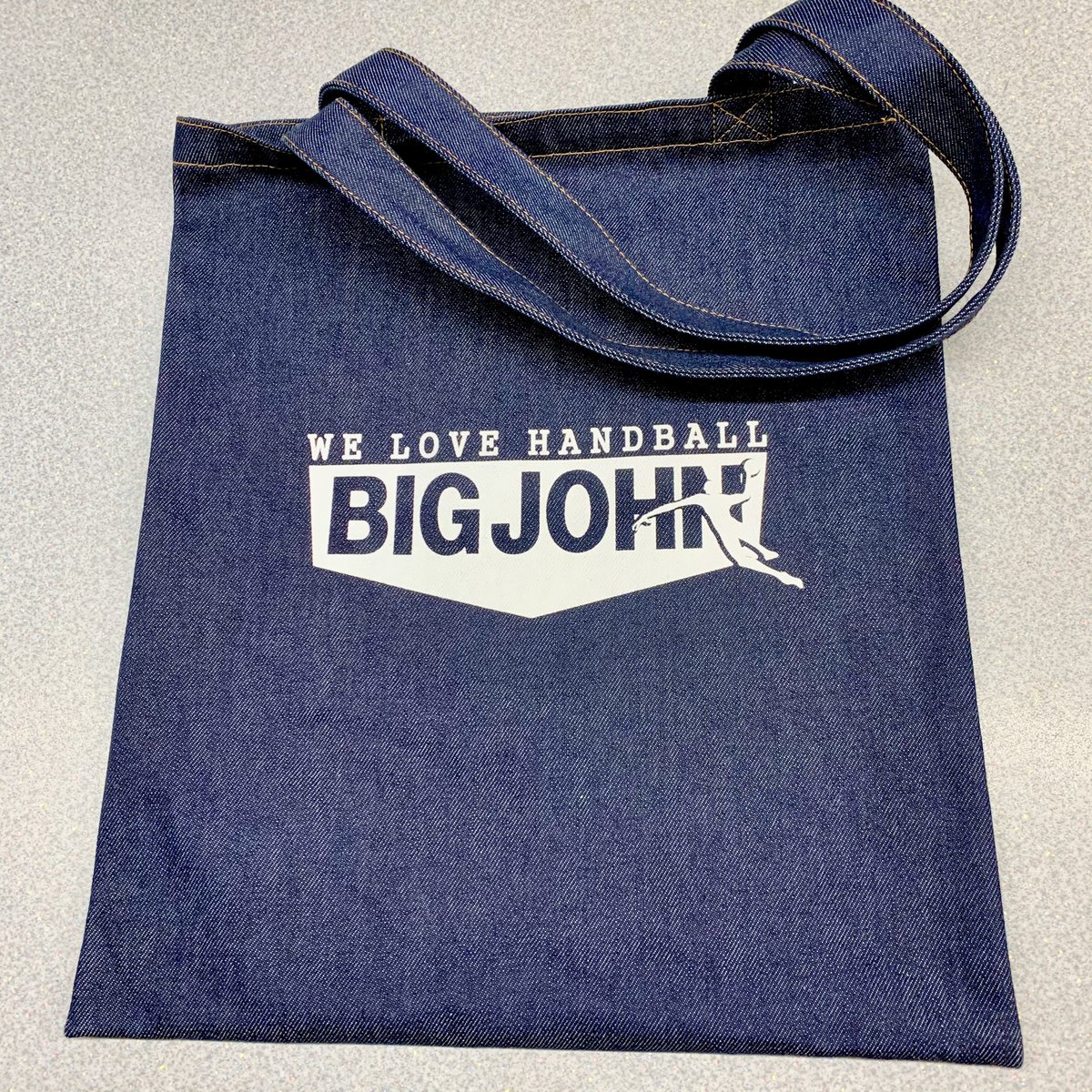 sugitaka3219's tweet image. おはようございます！

朝起きると枕元にサンタさんから素敵なプレゼントが‼️

＃岡山デニムトートバッグ 
＃JAPANHAND 
＃BIGJOHN 
＃WELOVEHANDBALL