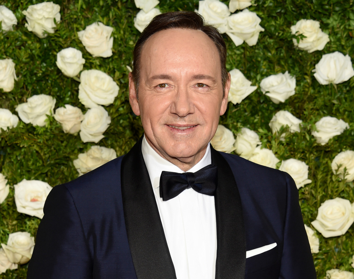 Kevin Spacey continues bizarre Christmas tradition of tone deaf videos