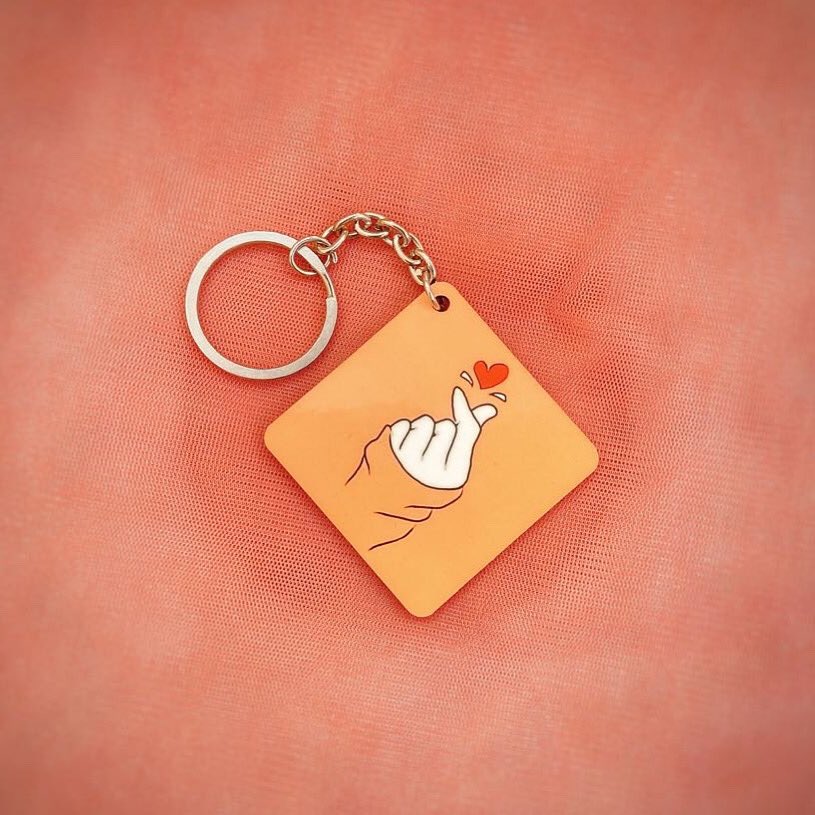inkmesilly_in's tweet photo. How about giving our best shot at spreading love in these last days of 2020?
Check out our website https://t.co/mi8T8K6gsv for more
#inkmesilly #koreanheart #2020 #gifting #mousepads #mobilecovers #phonegrips #backcovers #keychains #notebooks #india #shipping #onlineshop https://t.co/pC0IDueX4o