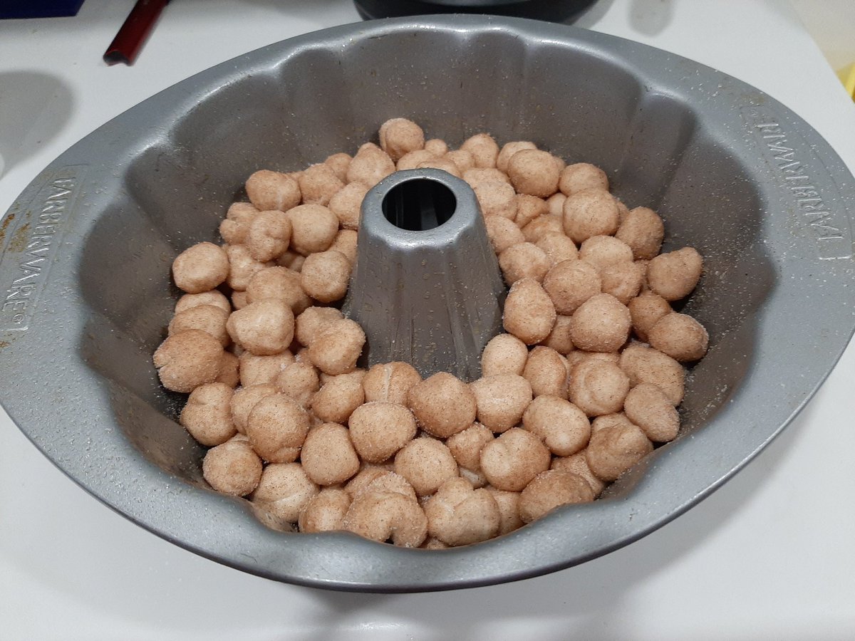 blakeussery007's tweet photo. Tribble eggs anyone? Hoomans might also know it as monkey bread.
@zoidberg95 @jillmwoodman @JulieAnn718 @seanferrick
*WARNING* Not #CTPFitChallengeDecember approved.
I may or may not have already picked at it. https://t.co/49pv16a4k6