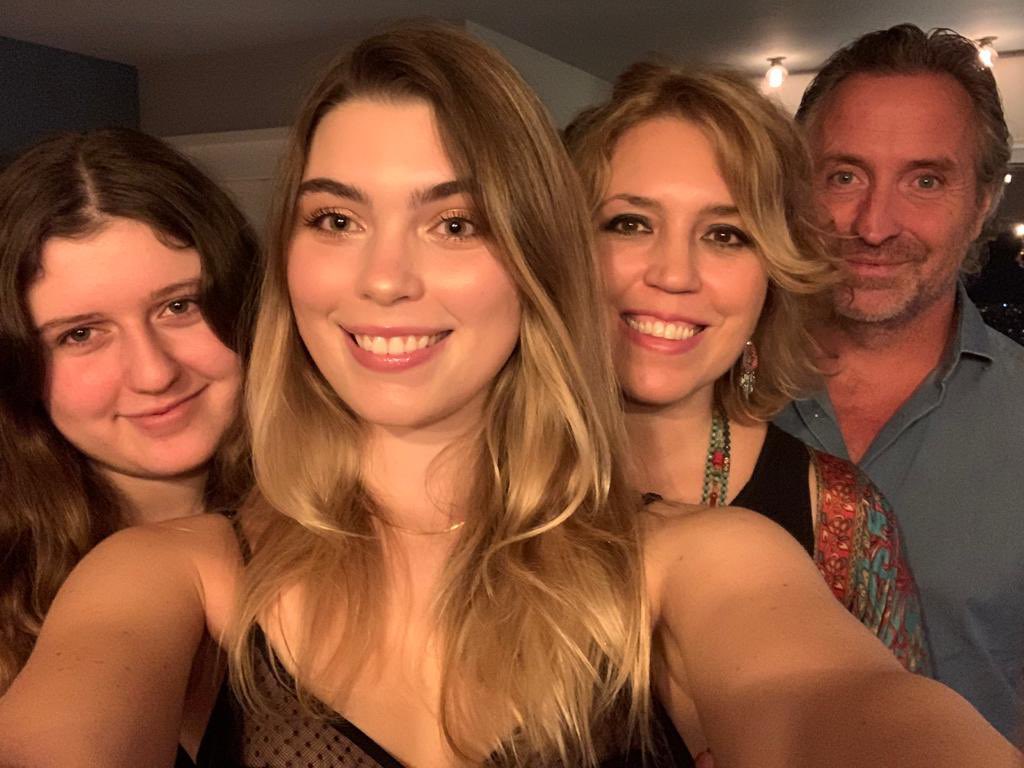 monterogabriela's tweet photo. Merry Christmas to all! Wishing you health, health, more health, love and happiness! ❤️❤️🎄 https://t.co/o4sA4ok8NX