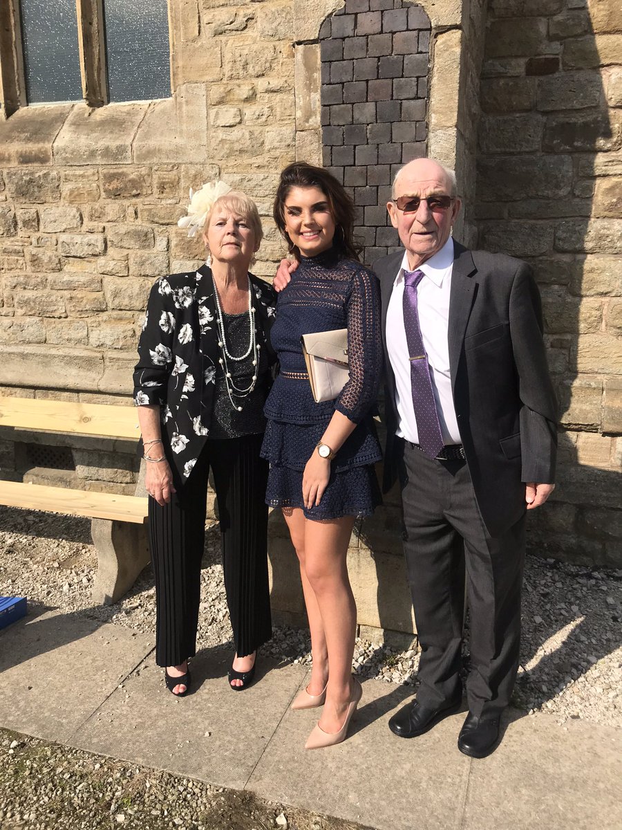 geboardman's tweet image. Knowing your not going to be here celebrating Christmas with me this year just breaks my heart rest in peace grandad 💔 24.12.20 I will never forget you💖