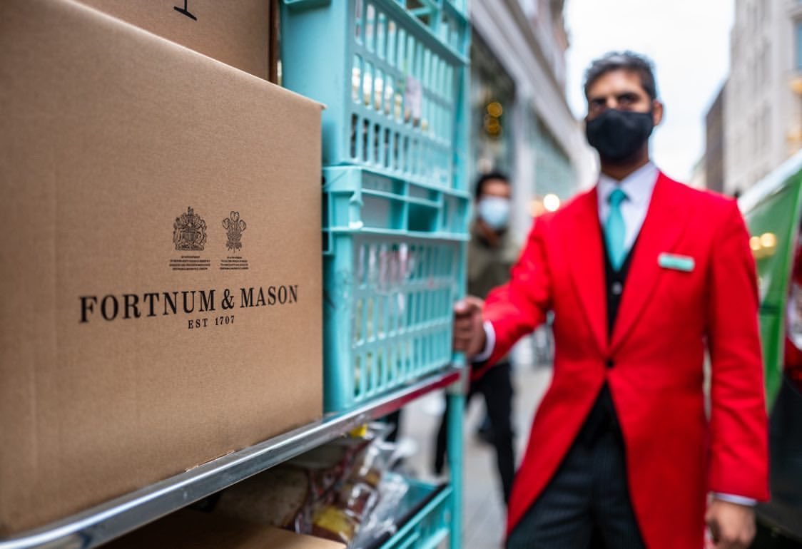 The brilliant team @fortnums working with the equally dedicated team @felixprojectuk to ensure food this might otherwise go to waste goes to people in need of help & support across London! #felixproject #fortnums 📸 @lisatse