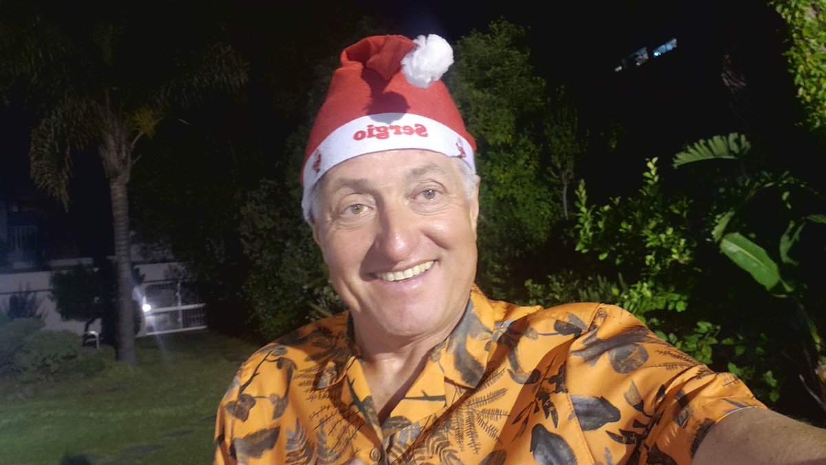 FELIZ NAVIDAD con abrazo de gol para todos los que me soportan durante todo el año.