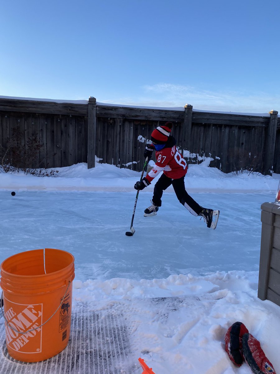 Laura_Thomas_99's tweet photo. @DarrenDreger surviving Winnipeg winters with our ODR! #odr #winnipeg https://t.co/Cnaqupn46D