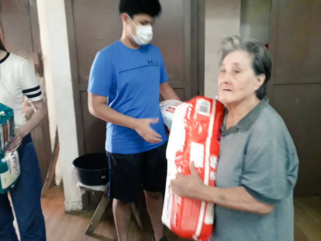 mcs_py's tweet photo. #CenandoConJesús en #Luque
Hogares 
San Francisco de Asís 
Santa Librada
Navidad con el ❤🎄 https://t.co/Nus7MjAzEX