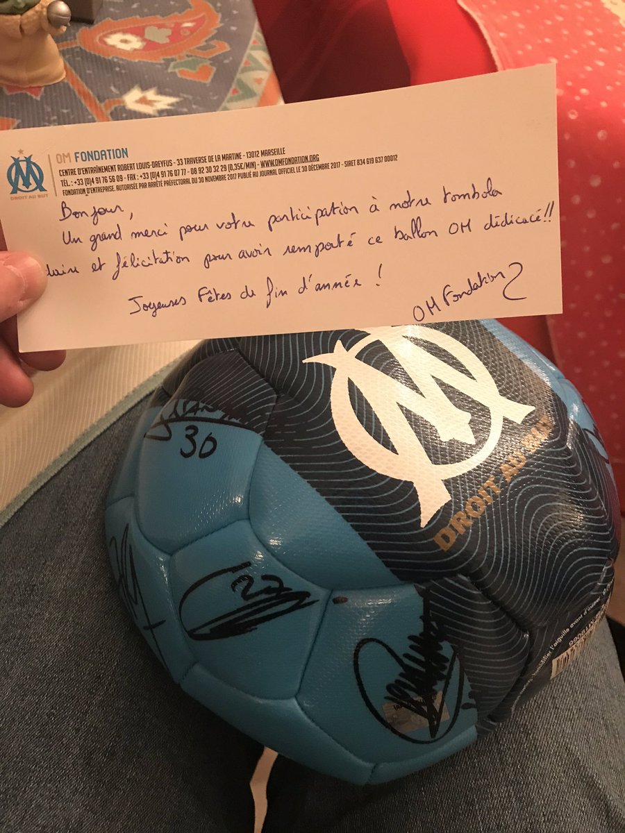 CepimOM's tweet photo. Merci @omfondation pour ce magnifique cadeau 💙 C’est le meilleur Noël de ma vie !! #TeamOM #OMFondation https://t.co/GXfE6gvrf2