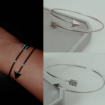 / antes de ceder la sujeción del animal, así como una pequeña cajita en la que minutos antes Daryl guardaría el /intento de/ pulsera que había realizado con tan sólo un alambre y mucha dedicación. No era mucho, pero ella merecía todo cuanto pudiese ofrecer.—

Feliz navidad.