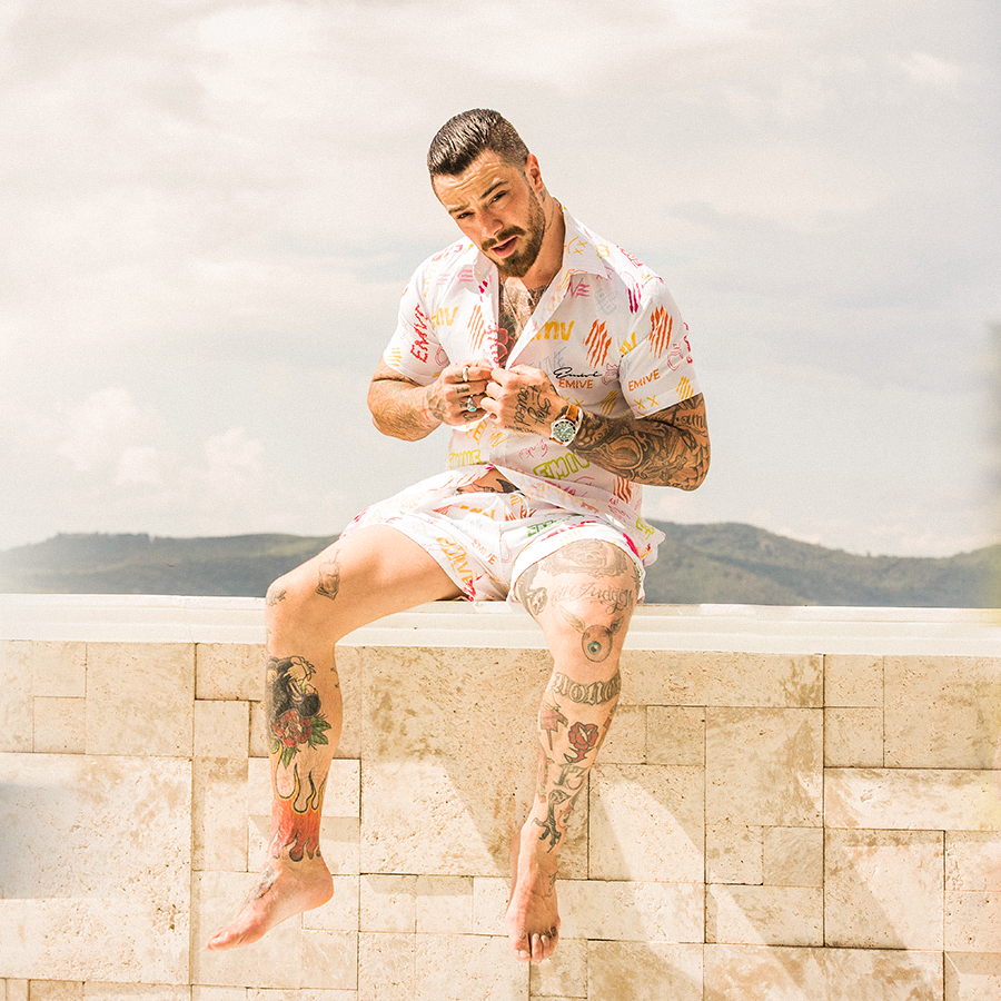 Emiveoficial's tweet photo. Conjunto "ANIMAL WHITE" peça da sua parte da nossa coleção, agora já disponível em nosso site, corre, lembrando que enviamos no mesmo dia via MOTOBOY ( São Paulo - Capital ) ☀✨ https://t.co/C8nQKeyOef