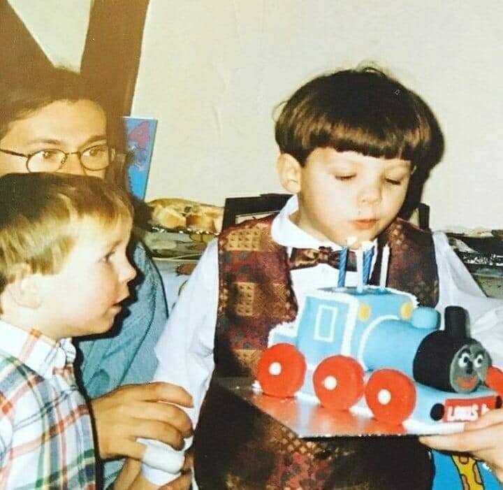 BarbaraRT28's tweet photo. ¿Como se regresa el tiempo? 🥺💗

#LightsForLou #lightsforlouis #HappyBirthdayLouisTomlinson https://t.co/ufBKKx2ZRB