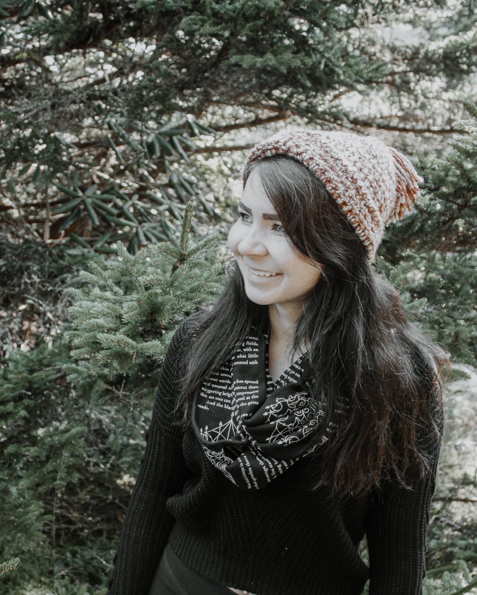 Storiarts's tweet photo. "Our hearts grow tender with childhood memories and love of kindred, and we are better throughout the year for having, in spirit, become a child again at Christmas-time." –Laura Ingalls Wilder

#CommitToLit 📸: @rusticpages https://t.co/glnK4aONmq