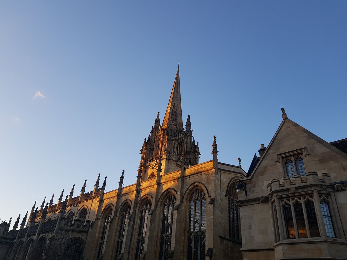 CoLochmatter's tweet photo. Merry Christmas from Oxford  @OxfordCity @SMVOxford  #MerryChristmas https://t.co/VNo3swxqm2