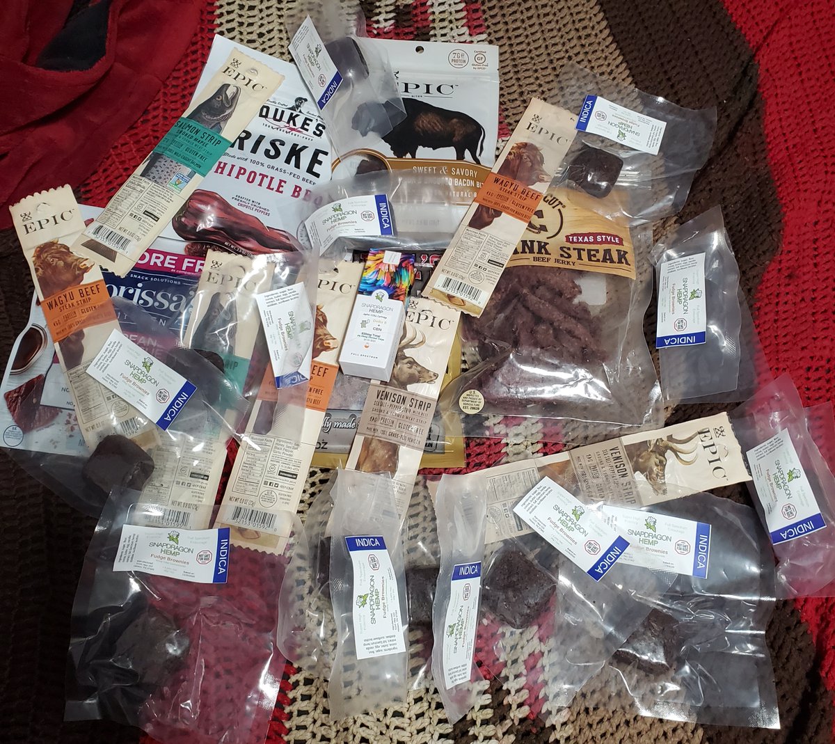 shadowzack's tweet image. The fam knows what I like, jerky and edibles. hope everyone else is having a good holiday as well.