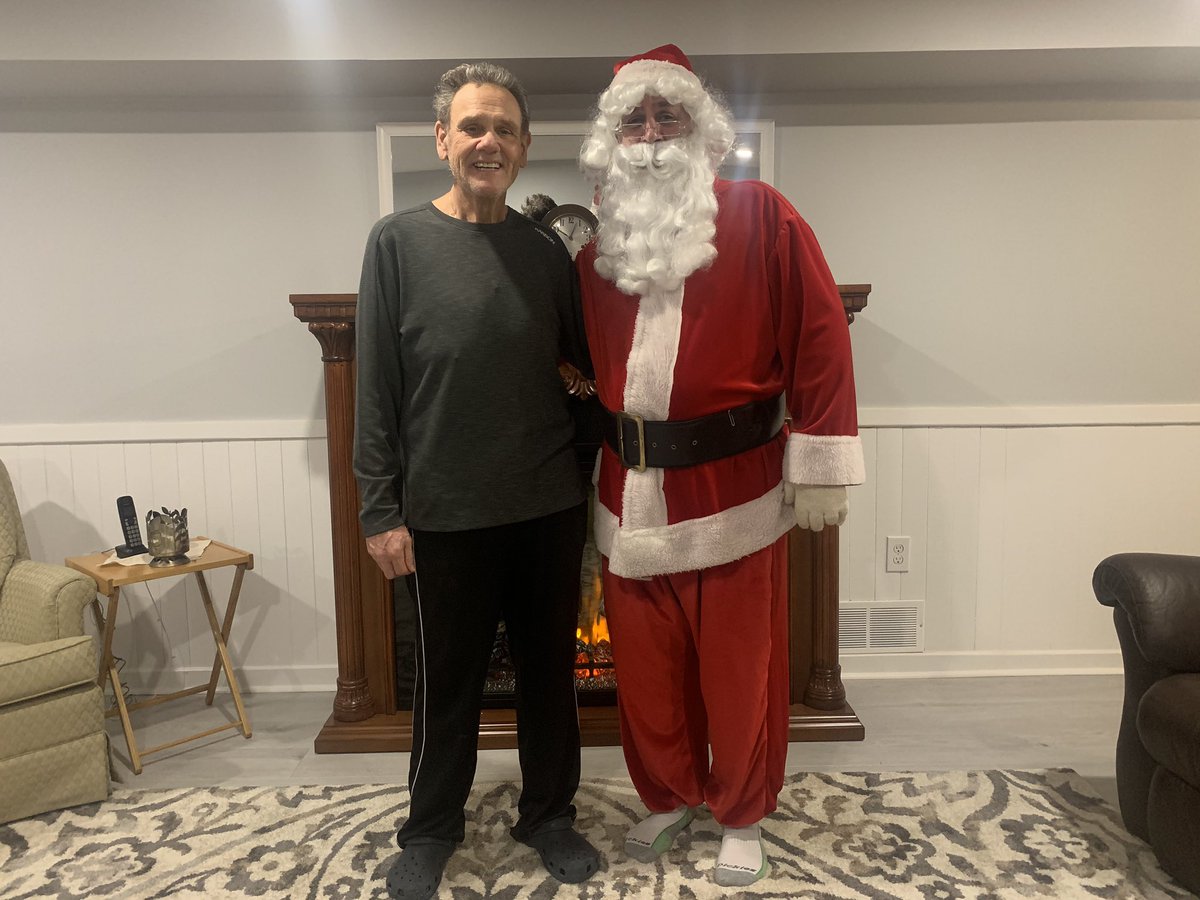 lobbyspearlz's tweet photo. Merry Xmas Uncle Jack. Santa’s favourite helper https://t.co/gnFWmaE6xv