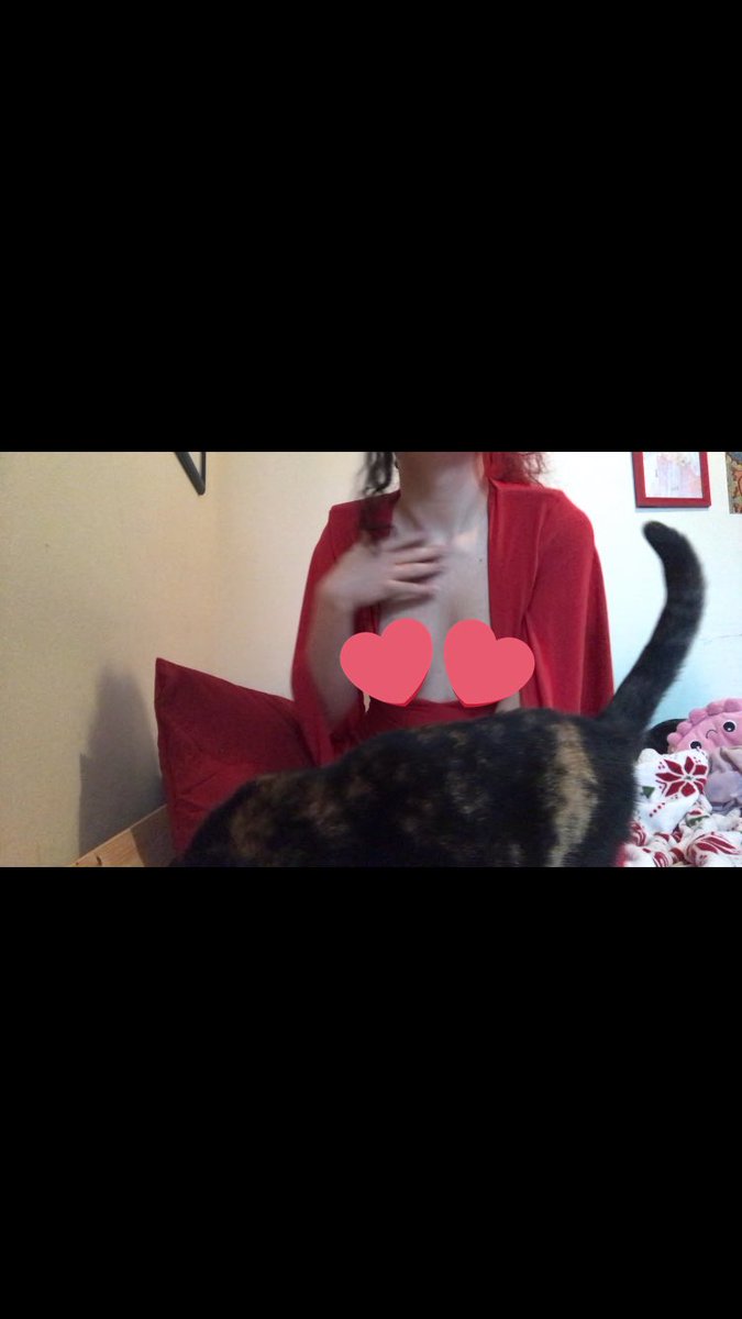 kyriakib2's tweet photo. My #onlyfans is only $5 #NEW #ExpliciteContent tonight 💋🥵🥵 #tits #titty #kink #kinky #kinkygirl #sexygirl #onlyfansgirls #onlyfansbuyer https://t.co/u8y9mNOR7d