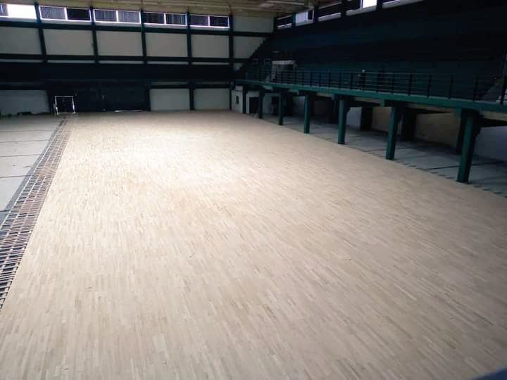 psmvoley's tweet photo. Se siga trabajando en el Megaestadio Municipal, con la colocación del piso florante. Ya se terminaron los trabajos de pintura en su interior. Y siguen los trabajos en su exterior. Con muy buenas perspectivas de inaugurarlo, para abril 2021.
#GestiónCarlosDeGrandis @MUNIPGSM https://t.co/rf6j4hmm1q