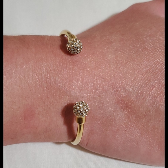 Amanda Newell tweet media